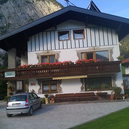 Haus Scholl Bed & Breakfast Nassereith Exterior foto