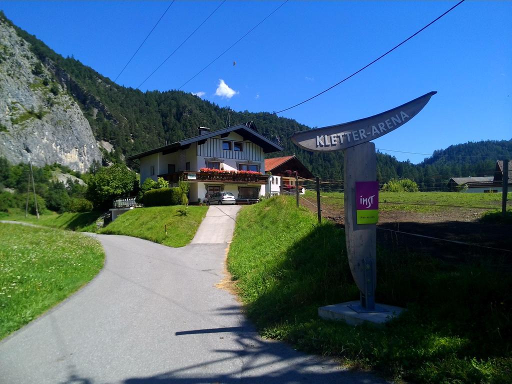 Haus Scholl Bed & Breakfast Nassereith Exterior foto